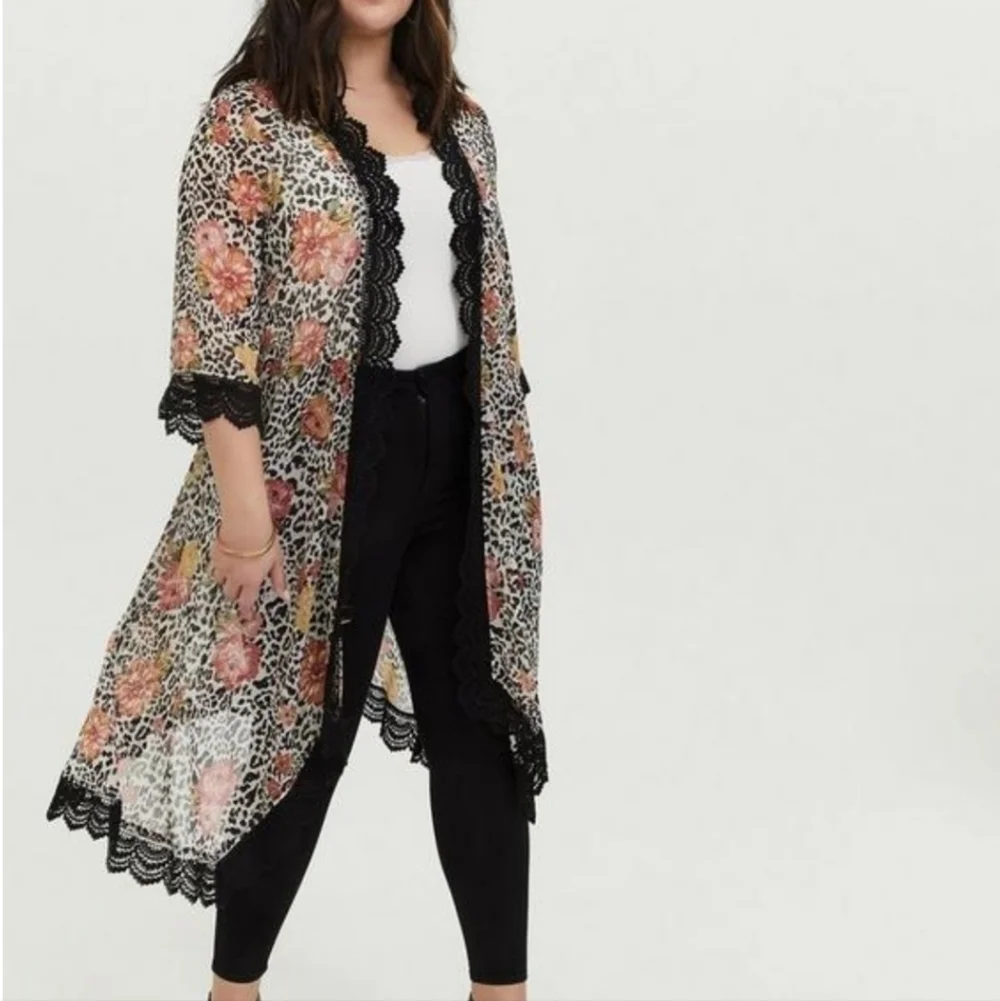 NWT Torrid Crochet Trim Leopard-Floral Print Long Line Women's Kimono Size 1/2
